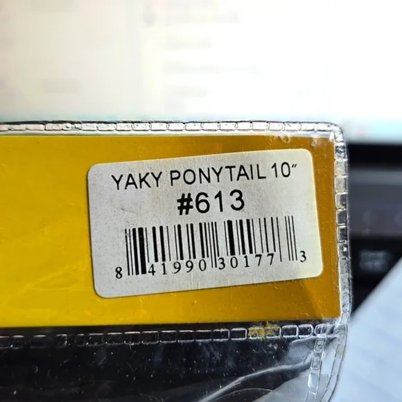 *H25480 NWT Yellowtail Yaky Blond Wavely Ponytail - Picture 8 of 8